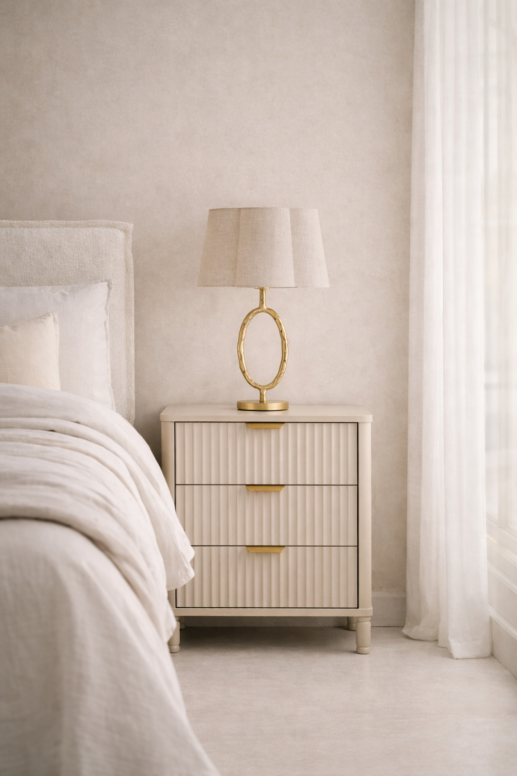 Sunwash Loop Table Lamp – Aged Champagne & Ivory