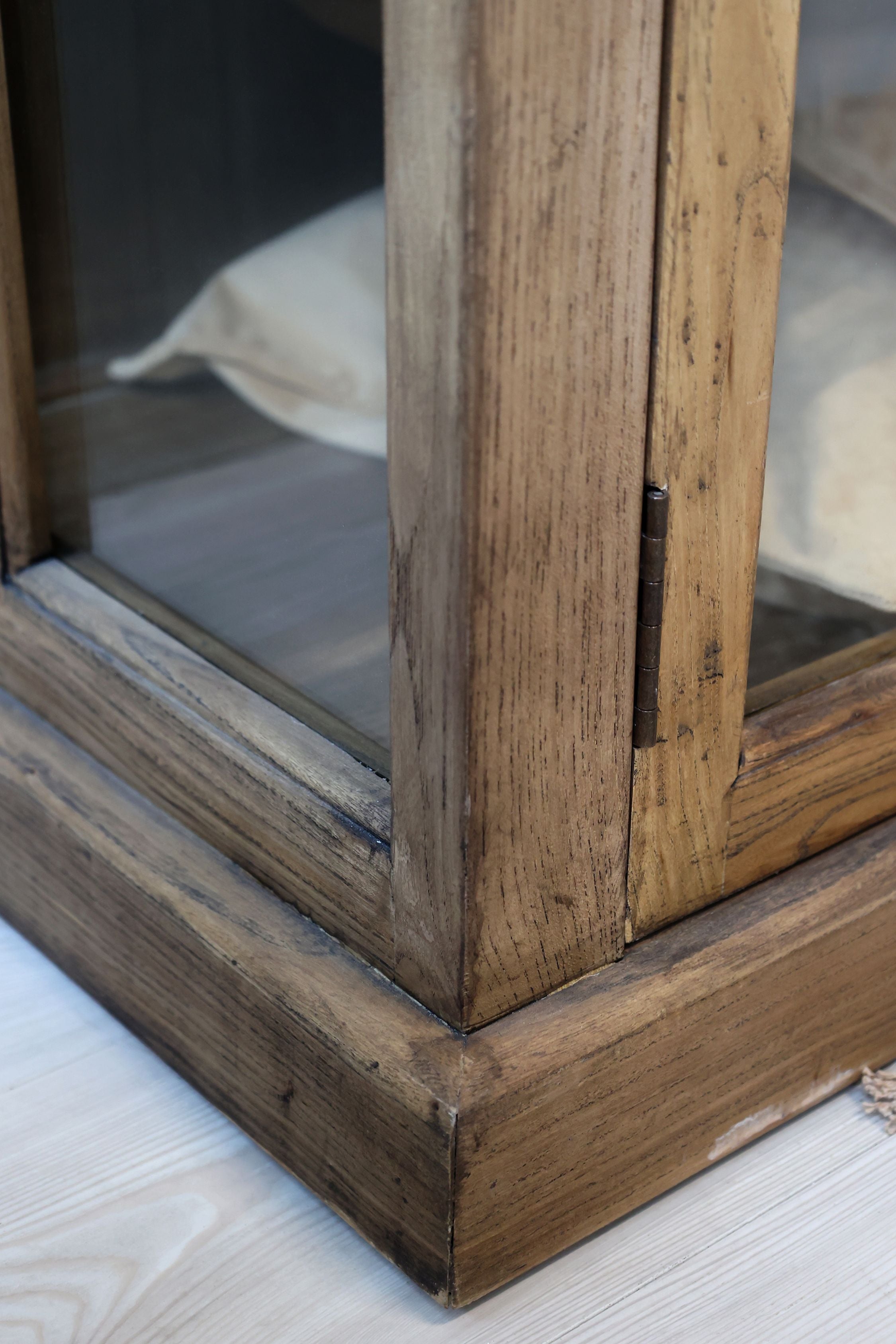 Malibu Display Cabinet - 8 Door - Natural