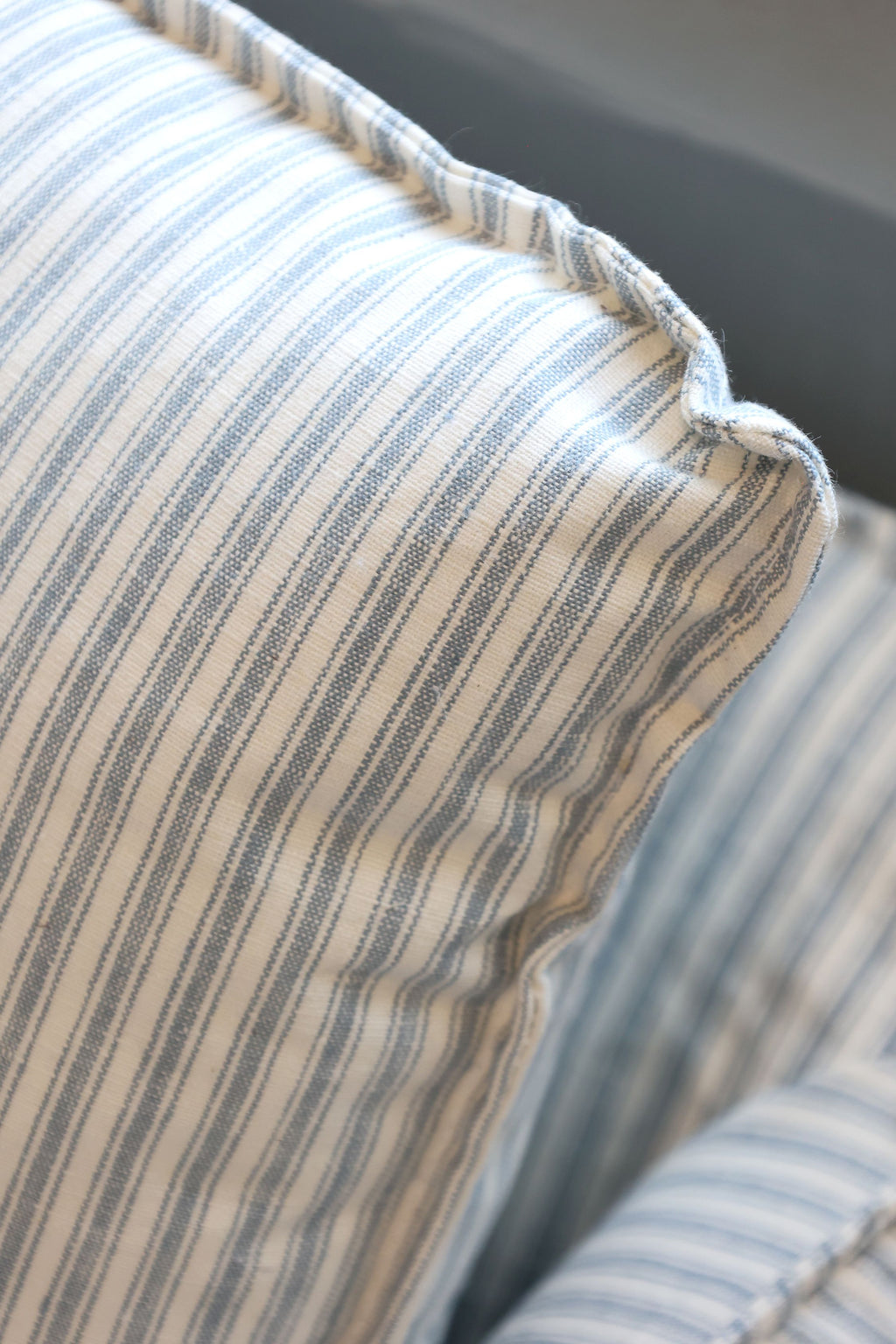 Coastline Linen Loveseat - Azure Blue & Ivory